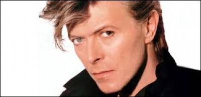 Quelle était la nationalité du chanteur culte David Bowie ?