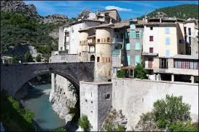 Petit tour dans les Alpes-de-Haute-Provence, à Entrevaux. Nous serons en région ...