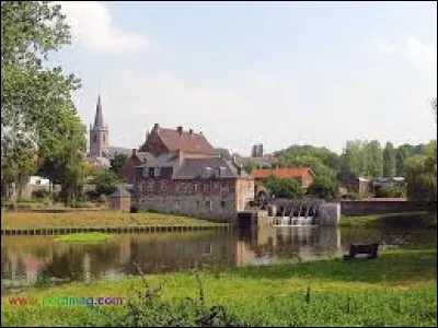 Je vous emmène dans les Hauts-de-France, à la découverte de Maroilles. Ville de l'Avesnois, connue pour son fromage, elle se situe dans le département ...