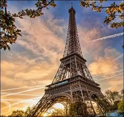 Lequel de ces monuments ne se trouve pas à Paris ?