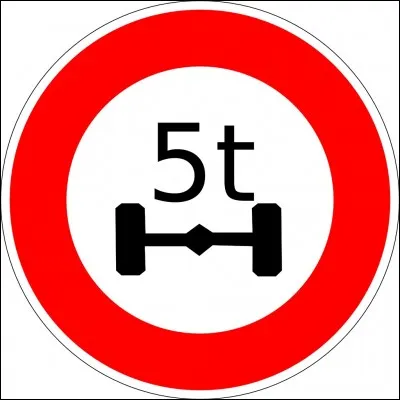 Je suis le plus gros animal terrestre vivant, mon poids peut faire plus de 5 tonnes.