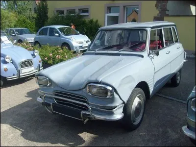 Quelle est cette cousine de la 2 CV ?