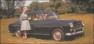 Quel est le modèle de cette Peugeot familiale ?