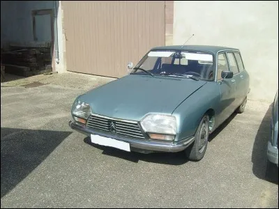 Comment s'appelait la voiture de l'ouvrier ?