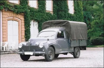 Et voilà le marchand de légumes. Peut-être transporte-t-il des citrouilles dans sa fourgonnette...
