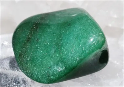 Quelle est cette pierre préciseuse ?