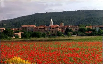 On termine notre balade à Tavernes. Commune Varoise, elle se situe en région ...
