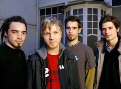 Quel groupe chante "Dernière Danse" en 2003 ?