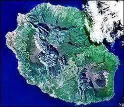 Quel est le dpartement franais le plus proche du ple sud ?