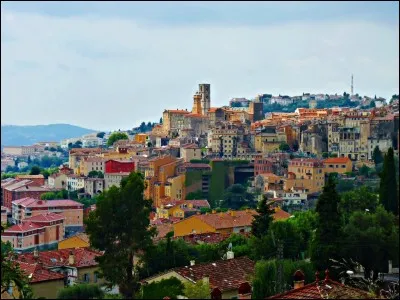 GRASSE - Comment est considérée cette ville du sud-est de la France ?