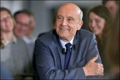 Comment lui aussi ? C'est dingue non ? Pourtant il fait propre sur lui, eh bien même Juppé est passé à la casserole, il faut dire aussi qu'il faut bien un coupable, alors pour l'affaire des emplois fictifs de la mairie de Paris, le maire de Bordeaux a écopé, en janvier 2004 ...