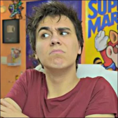 Qui est ce youtubeur ?