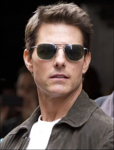 Quelle est la couleur des yeux de Tom Cruise ?