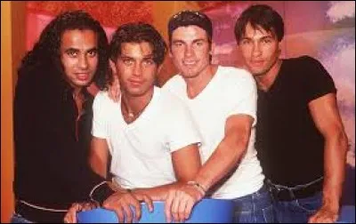 Comment s'appellent les membres du boys band anglais "Worlds Apart", formé en 1992 ?