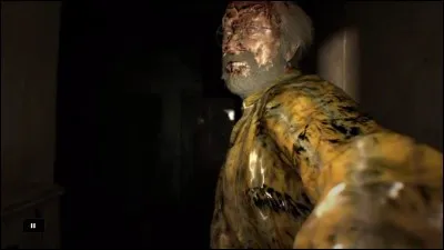 Quel est le premier membre de la famille Baker à mourir ?