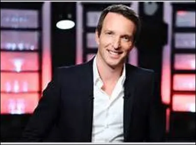 Qui pr&eacute;sente Top Chef ?