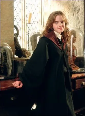 Avec qui va-t-elle  la soire de Slughorn ?