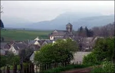 Je vous propose une balade en Auvergne-Rhône-Alpes, à Saulzet-le-Froid. Village de l'arrondissement de Clermont-Ferrand, dans le parc naturel régional des Volcans d'Auvergne, il se situe dans le département ...