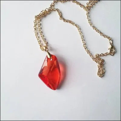 A partir de quelle matière première fabrique-t-on une pierre philosophale dans ce manga ?