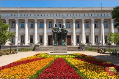 Laquelle de ces villes ne se situe pas en Bulgarie ?