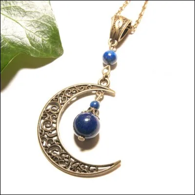 Qui a l'autre moitié du pendentif de Luna ?