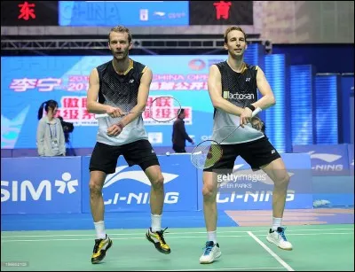 En 2012, tout le monde se met à se trémousser sur une chorégraphie venue de Corée du Sud. Quel titre du chanteur Psy détient encore le record de vues sur Youtube ?