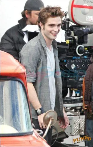 Quel incident Robert Pattinson a eu en tounant new moon ?