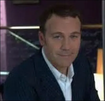 Qui aide Vincent en ce moment ?