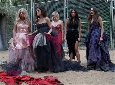 Saison 6A - Comment les filles arrivent-elles à sortir de la maison des poupées ?