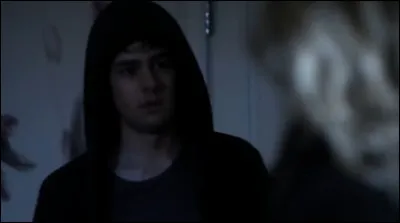 Saison 2 - Pourquoi Lucas agit-il d'une manière étrange ?