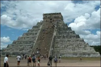 Dans quel pays se trouve cet escalier de la pyramide Kukulcán ?
