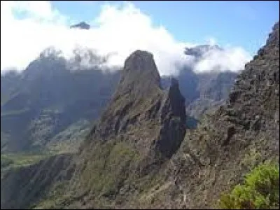 Le col du Taïbit est un col de montagne de l'île de La Réunion, situé à 2 142 mètres d'altitude. En malgache, "Taïbit" signifie "crotte de lapin".