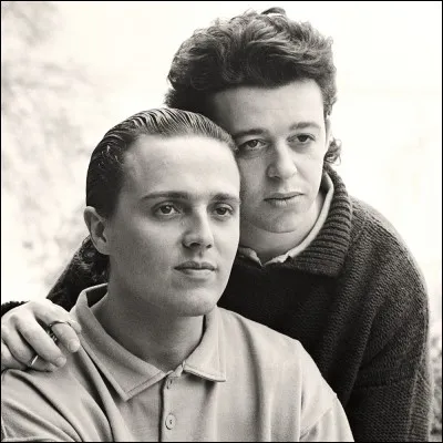 Dans le clip "Mad World" des Tears for Fears, Roland Orzabal pratique une danse dont beaucoup ont vu des mouvements similaires à une danse réputée nouvelle des années plus tard. De quelle danse parle-t-on ?