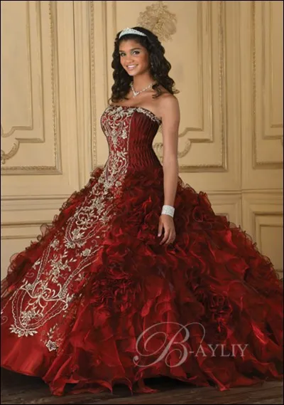 C'est le bal de fin d'année ! Comment sera ta robe ?