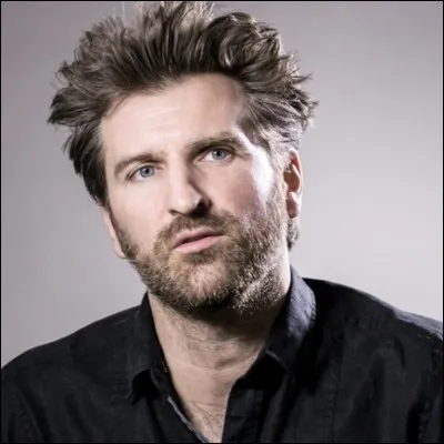 Comment se nomme cet humoriste ?