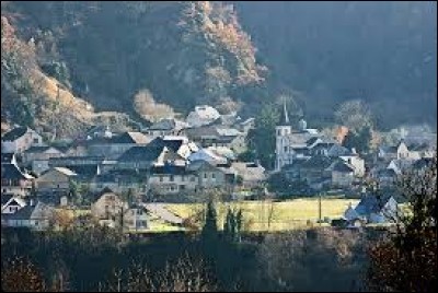 Nous commençons notre balade dans l'ancienne région Aquitaine, à Aste-Béon. Village de la vallée d'Ossau, il se situe dans le département ...
