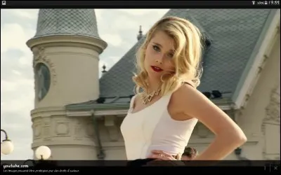 Qu'est-ce qu'Ambre a fait à Luna dans le premier épisode ?