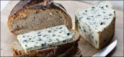 Parmi ces fromages bleus, il y a deux intrus... Lequel n'en est pas un ?