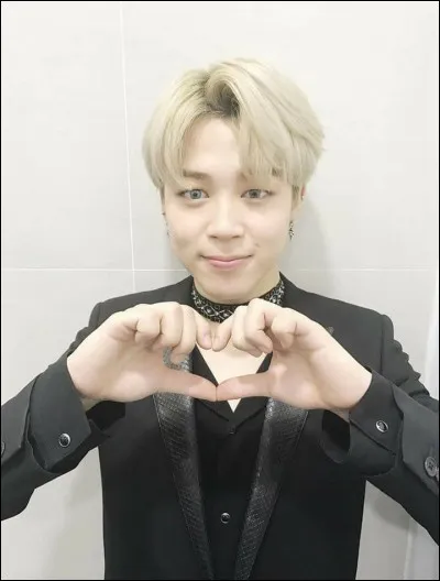 Lors de l'anniversaire de Jungkook, quand on a demandé à Jimin qu'est-ce qu'il allait lui offrir, qu'a-t-il répondu ?