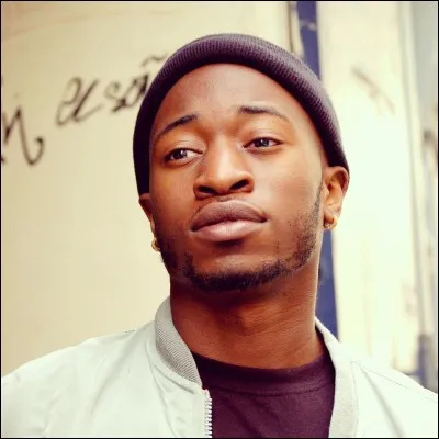 Qui est cet homme qui a chanté " Habibi " ?