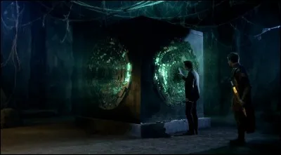 Combien de temps a attendu Rory devant la Pandorica ?