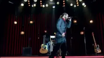 Quelle chanson Carlos chantera-t-il pour Amanda dans la partie 2 de la saison 1 ?