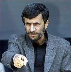 Mahmoud Ahmadinejad est en 2009 :
