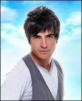 Qui a le mme secret que lui ?