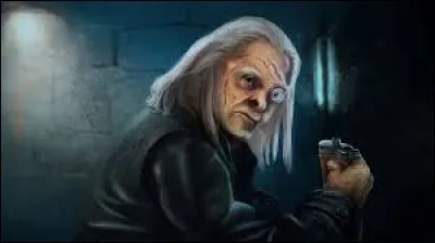 Le rire de Maugrey Fol �il est rocailleux.