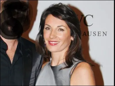 Véronique Lentisco-Fernández est beaucoup moins connue que son footballeur de mari. Ensemble, et entre 1995 et 2005, ils ont eu quatre fils qui jouent actuellement au Real Madrid où leur papa est entraîneur. C'est Véronique...