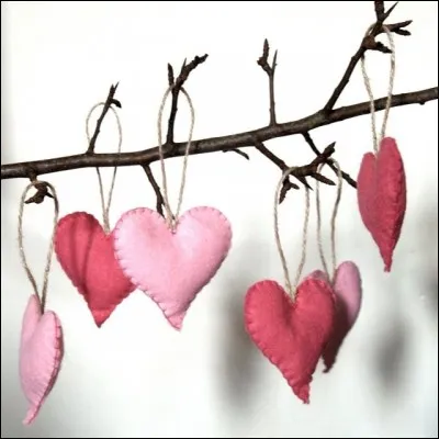 Qui chantait "Toutes les femmes sont belles, méchantes et cruelles, mais elles nous font si bien l'amour" ?