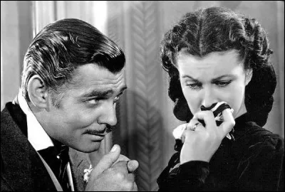 Elle s'appelle Scarlett dans son rôle. Qui est la prestigieuse partenaire du non moins mythique Clark Gable ?