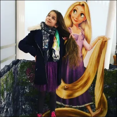 Quel âge avait-elle lors de la création du groupe Kids United ?