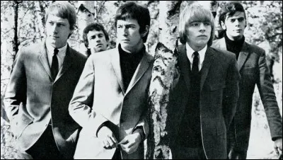 The Yardbirds : Quel musicien a fait partie des Yardbirds pour ensuite fonder le groupe "Led Zeppelin" ?